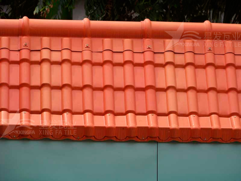 包工包料安裝合成樹脂瓦每平方需要多少錢？